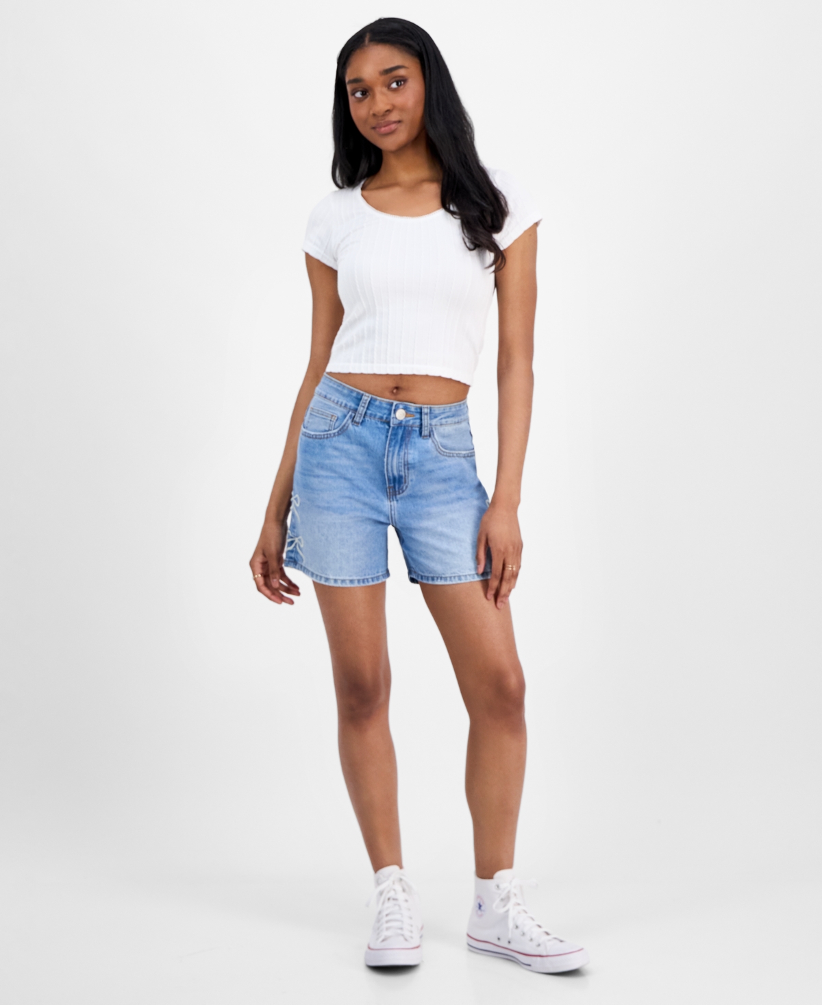Juniors' Embroidered-Bow Denim Shorts - Medium Wash