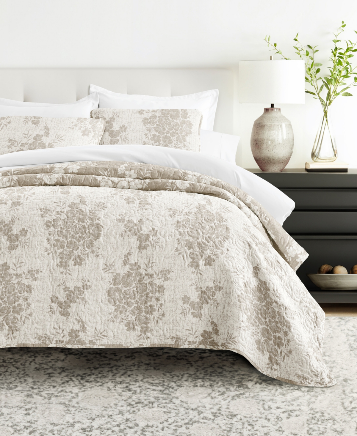 Ienjoy Home Distressed Bouquet Reversible 3-pc. Quilt Set, King/california King
