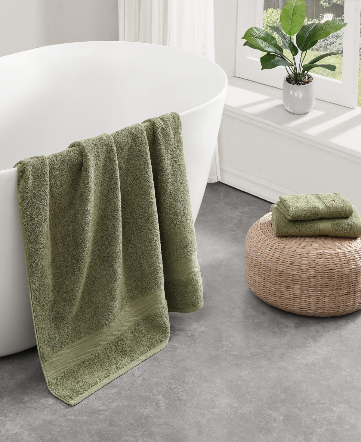 Tommy Hilfiger Home Modern American Solid Cotton Bath Towel, 30" X 54"
