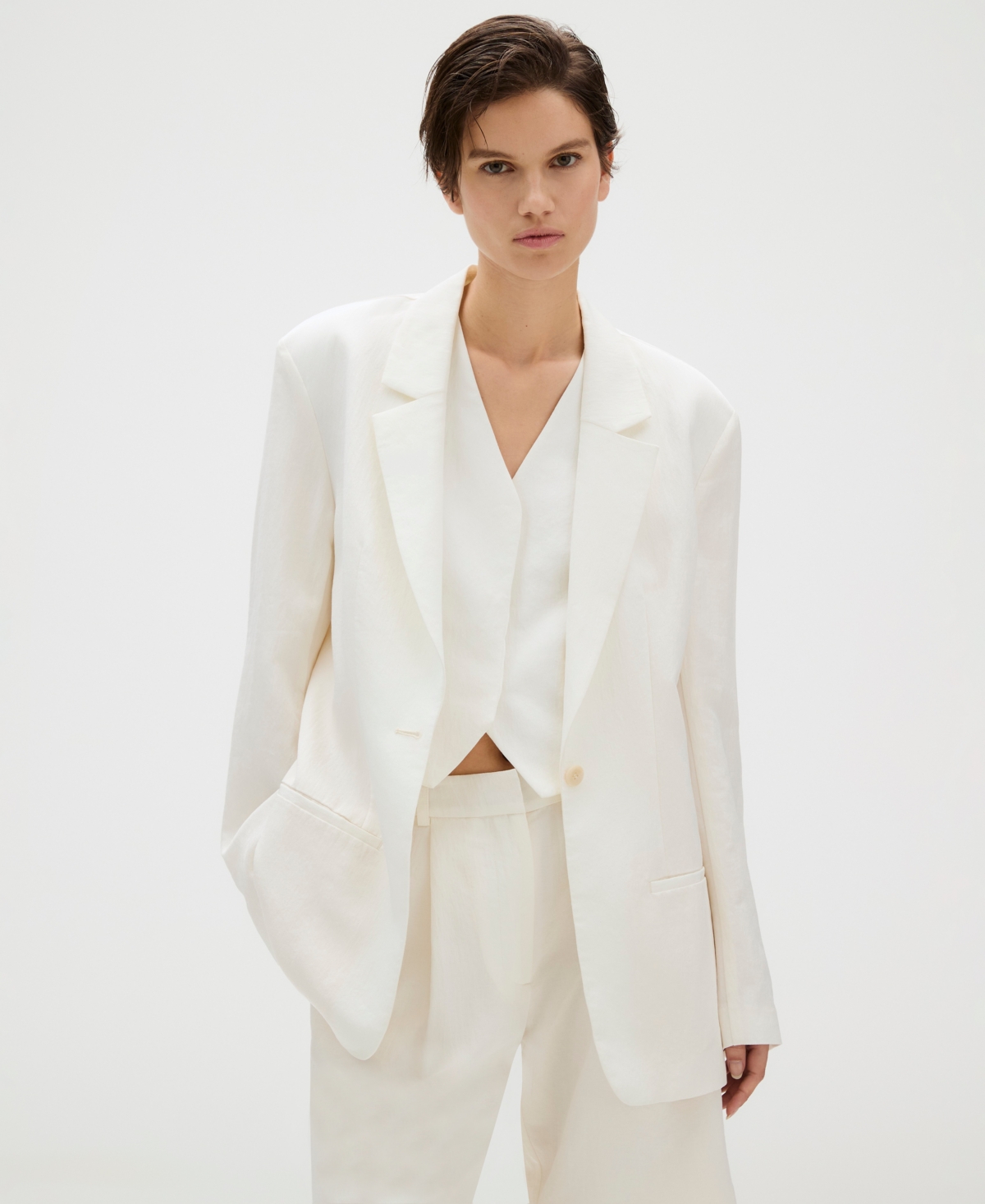 Women's Notched Collar Belted Blazer - Tofu