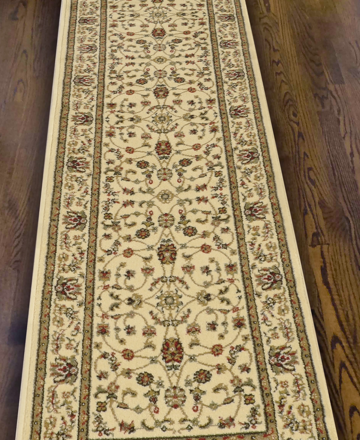 KM HOME CLOSEOUT! KM HOME PESARO 1596 2'2"X7'7" RUNNER AREA RUG 