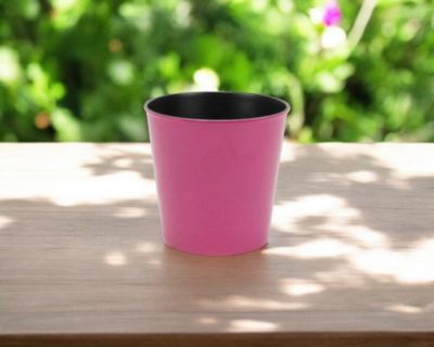 Round Pot Planter for Indoor & Outdoor Use – Stylish Plant Container