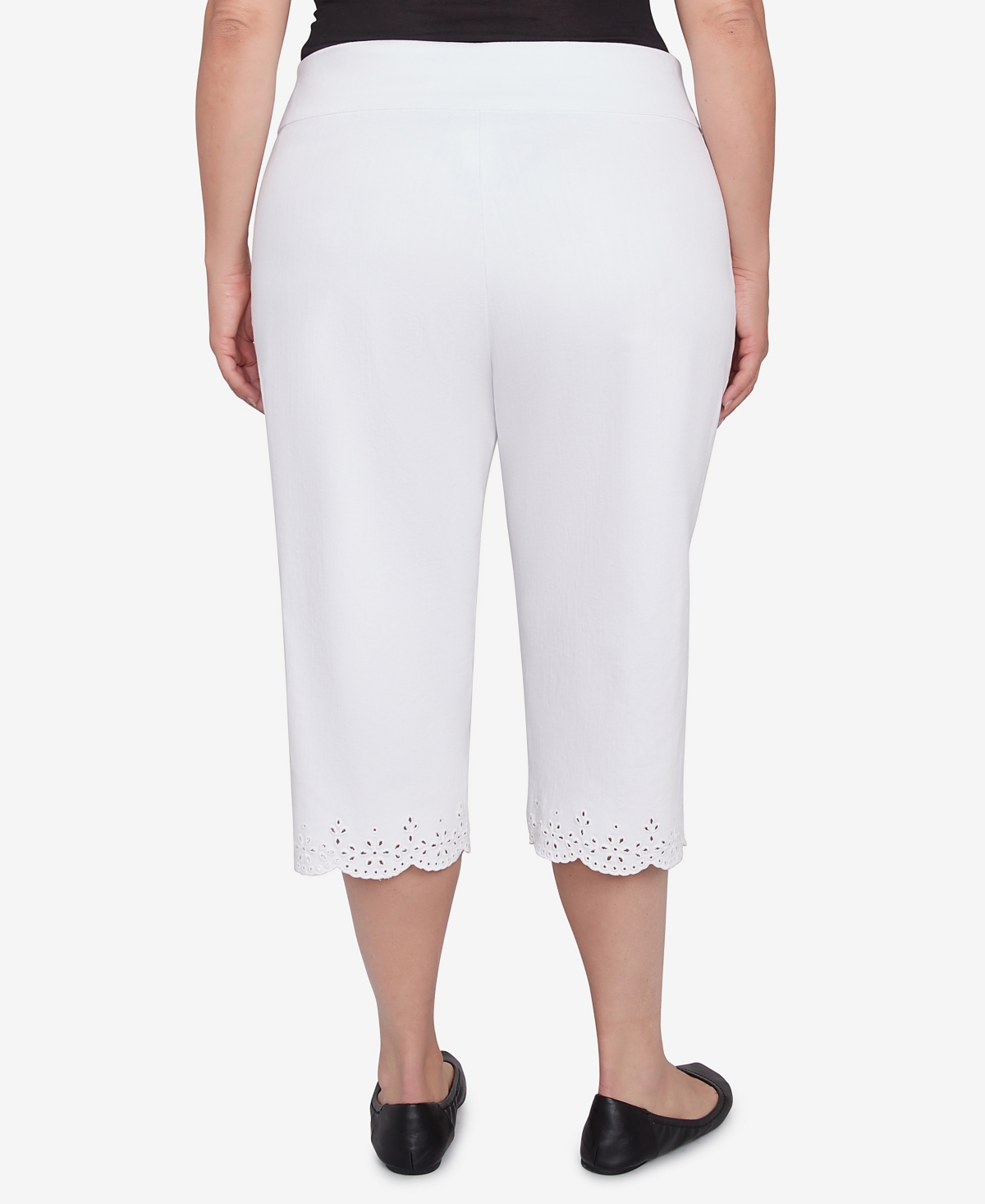 Alfred Dunner Plus Size Crystal Springs Eyelet Cuff Capri Pants In White