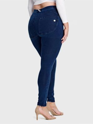 Women's Curvy High-Rise Sculpting Skinny Jeans
