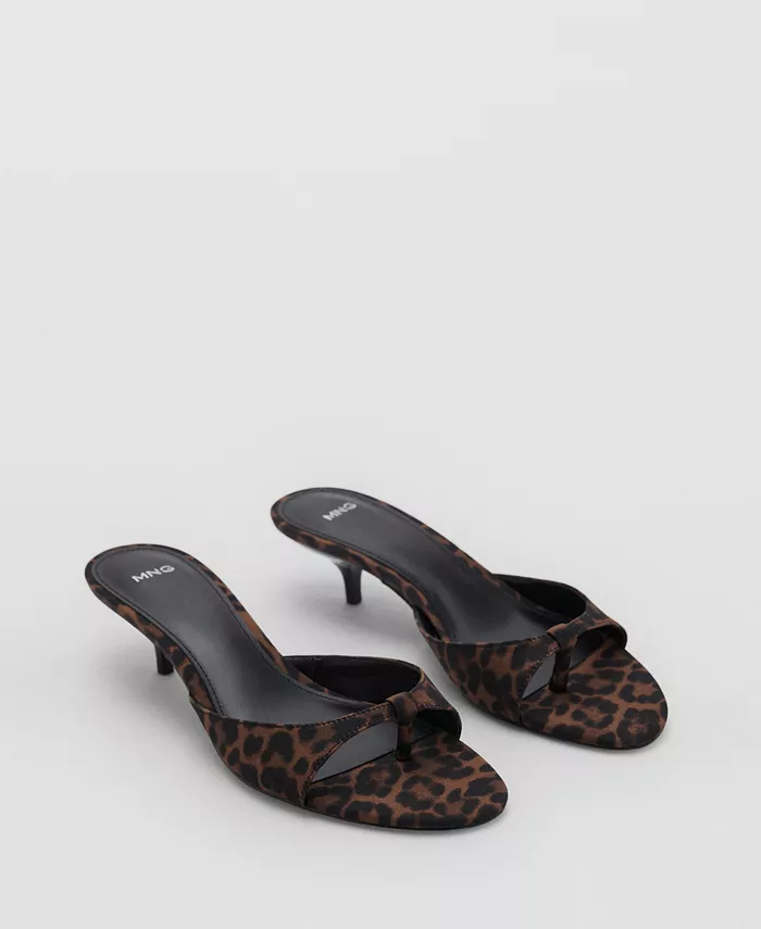 https://slimages.macysassets.com/is/image/MCY/products/0/optimized/32320180_fpx.tif?op_sharpen=1&wid=700&fit=fit,1&fmt=webp