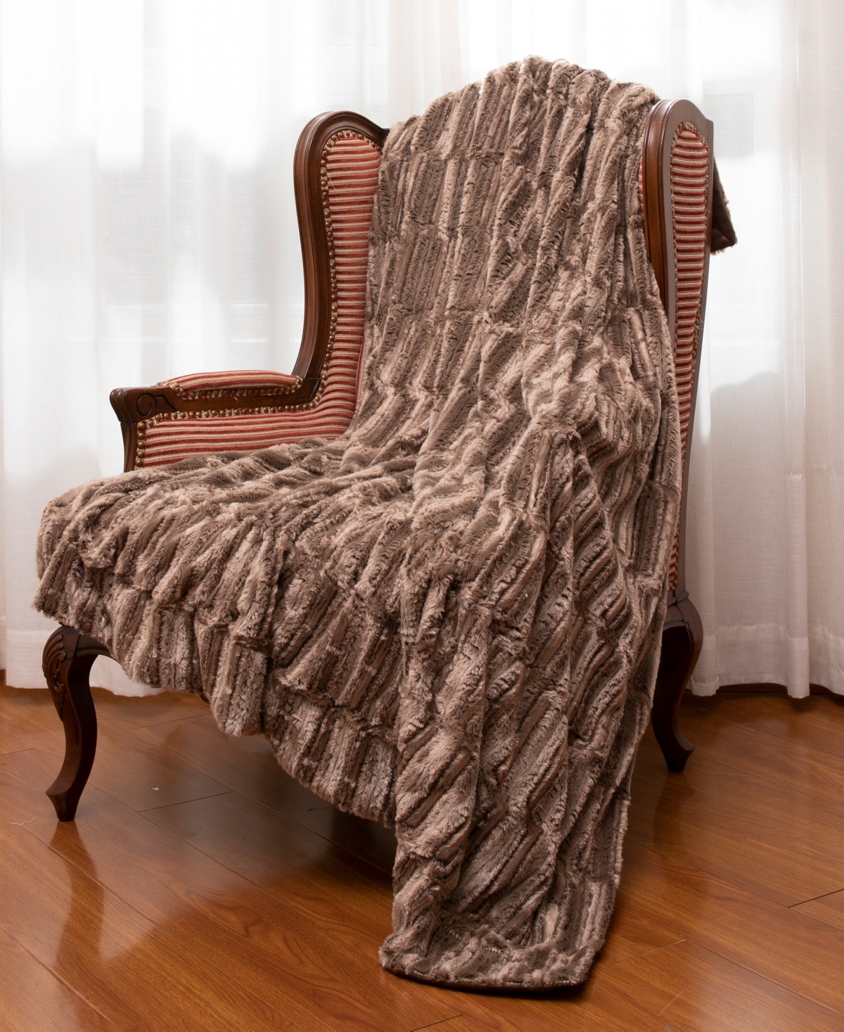 Cheer Collection Luxuriously Soft Faux Fur Design Blanket, 60" X 70"