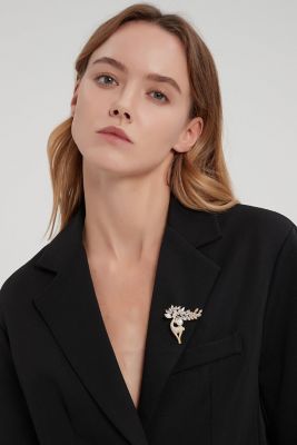 Pav&eacute; and Shell Pearl Reindeer Multi Way Brooch Pendant