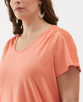 Plus Size Dot Trim Short Sleeve Top