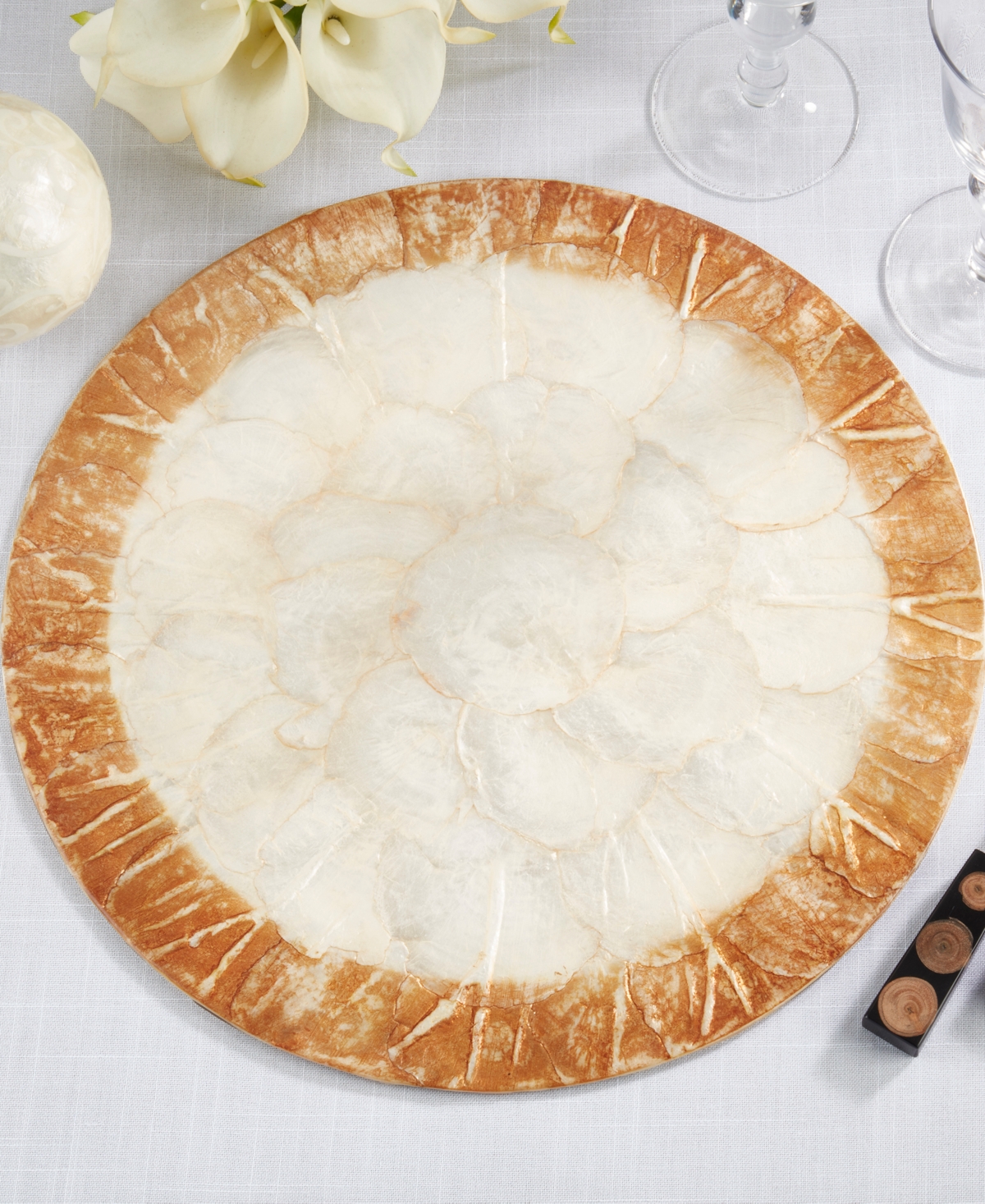 Saro Lifestyle Glow Capiz Placemats, 15" Round In Gold