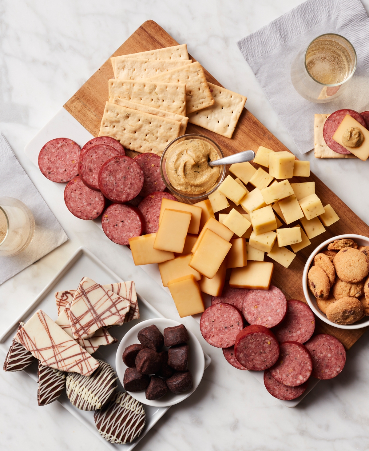 Hickory Farms Sparkling Celebration Gourmet Gift Box In No Color
