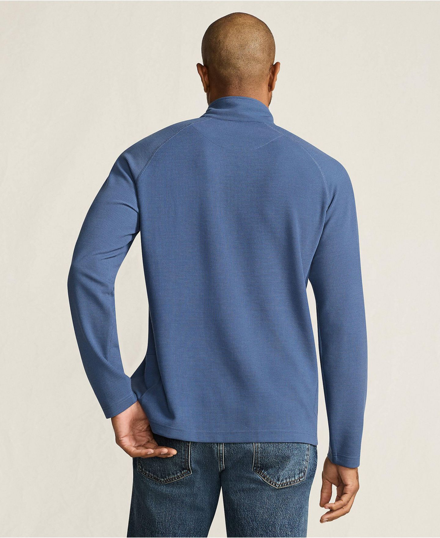 Мужская толстовка на молнии Lands' End Long Sleeve Waffle Quarter Zip, цвет: Светлый индиго синий — фото 2