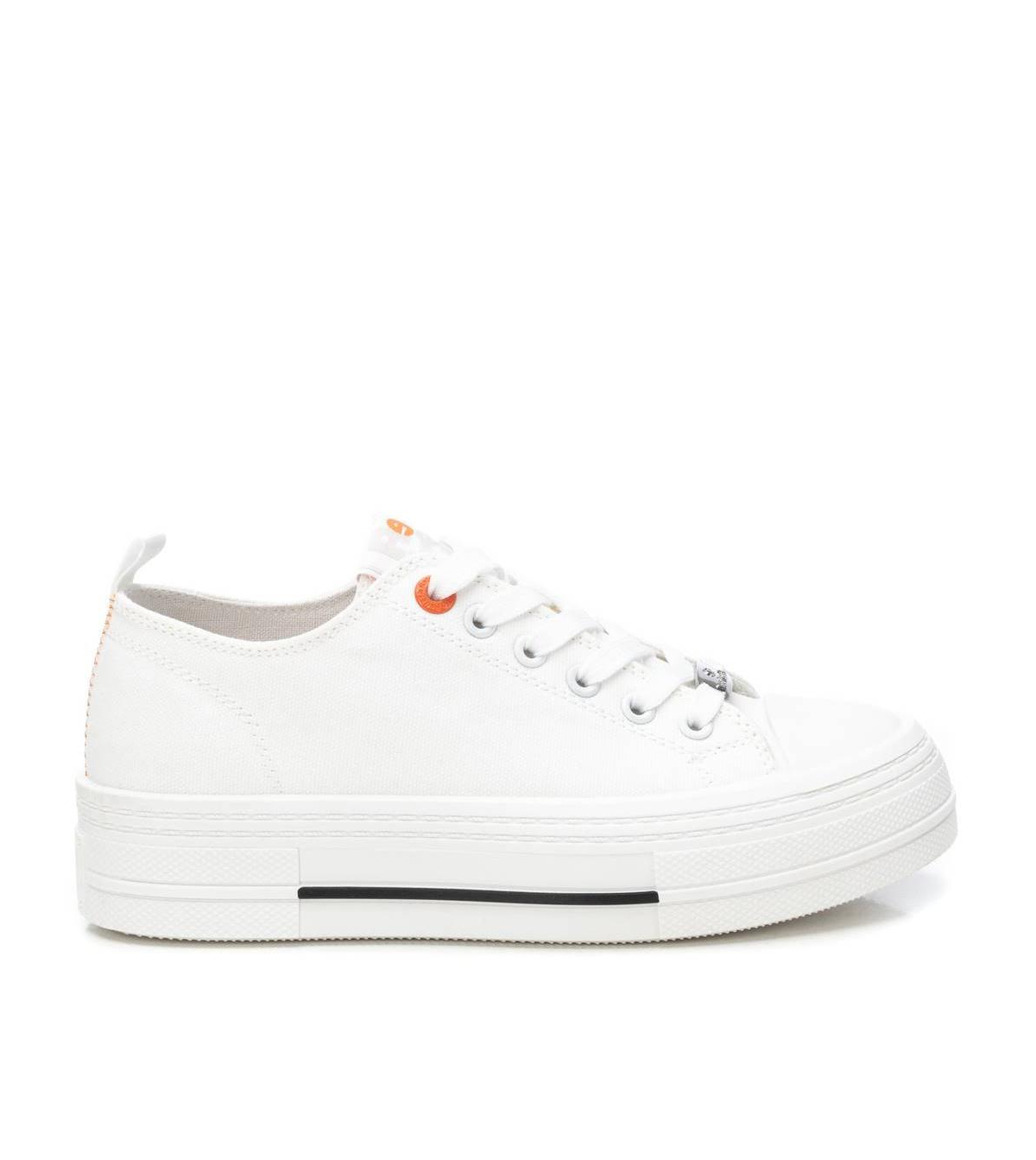 Women's Urban Style Canvas Platform Sneakers Refresh By Xti - Black