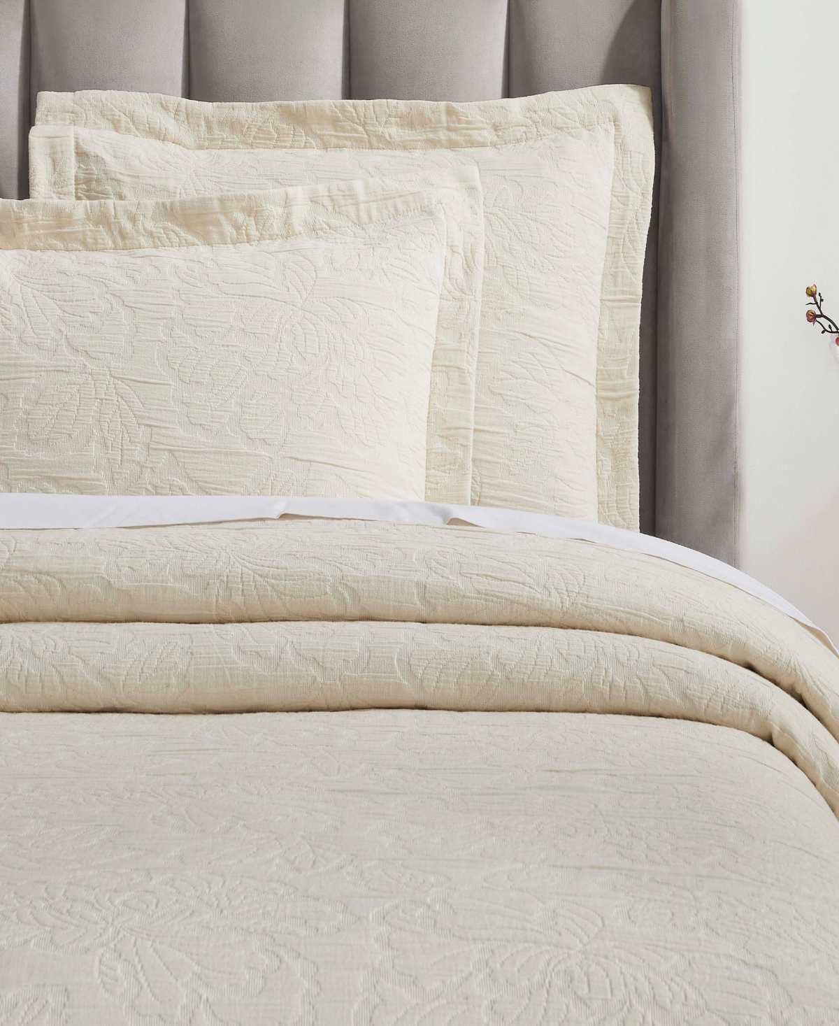 Superior Hibiscus Cotton Matelasse Woven 3-pc. Bedspread Set, California King In White