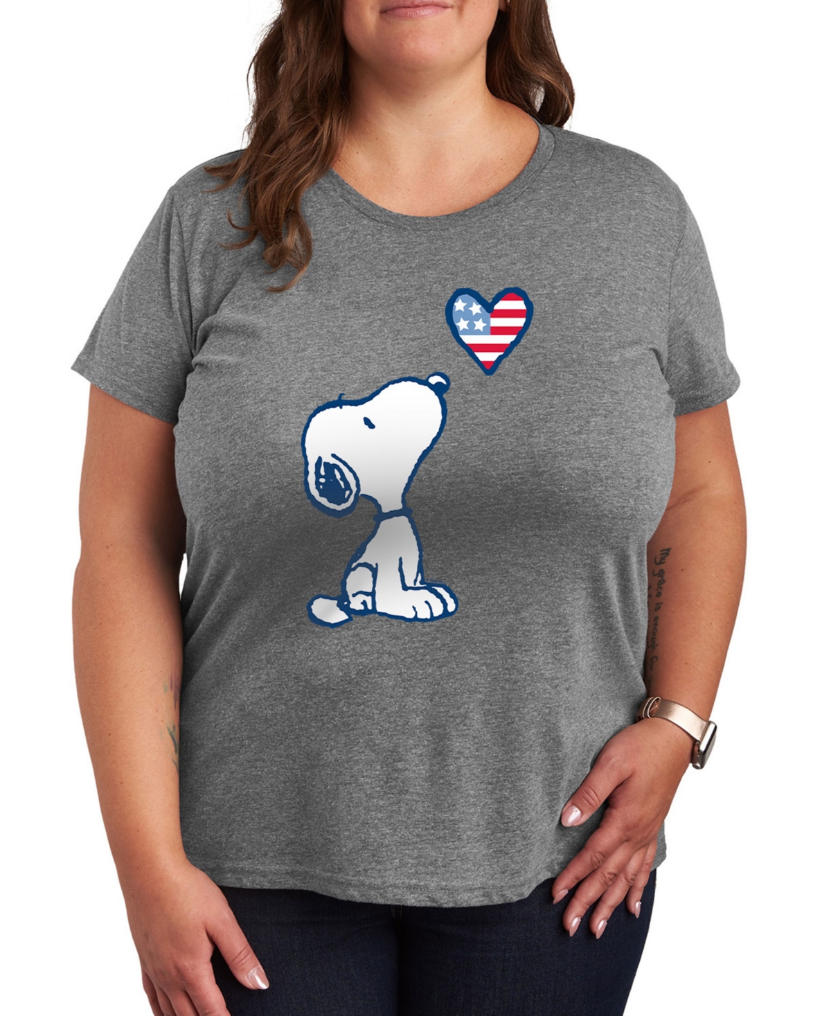 Plus Size Peanuts Snoopy American Flag Heart Graphic T-Shirt - Grey