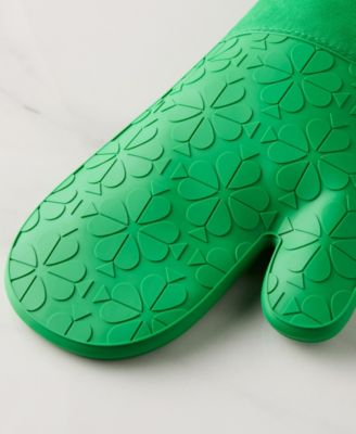 Spade Flower Soft Silicone Oven Mitt Set, 7" x 13"