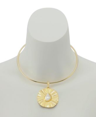 Faux Cultivated Pearl Textured Coin Pendant Wire Necklace