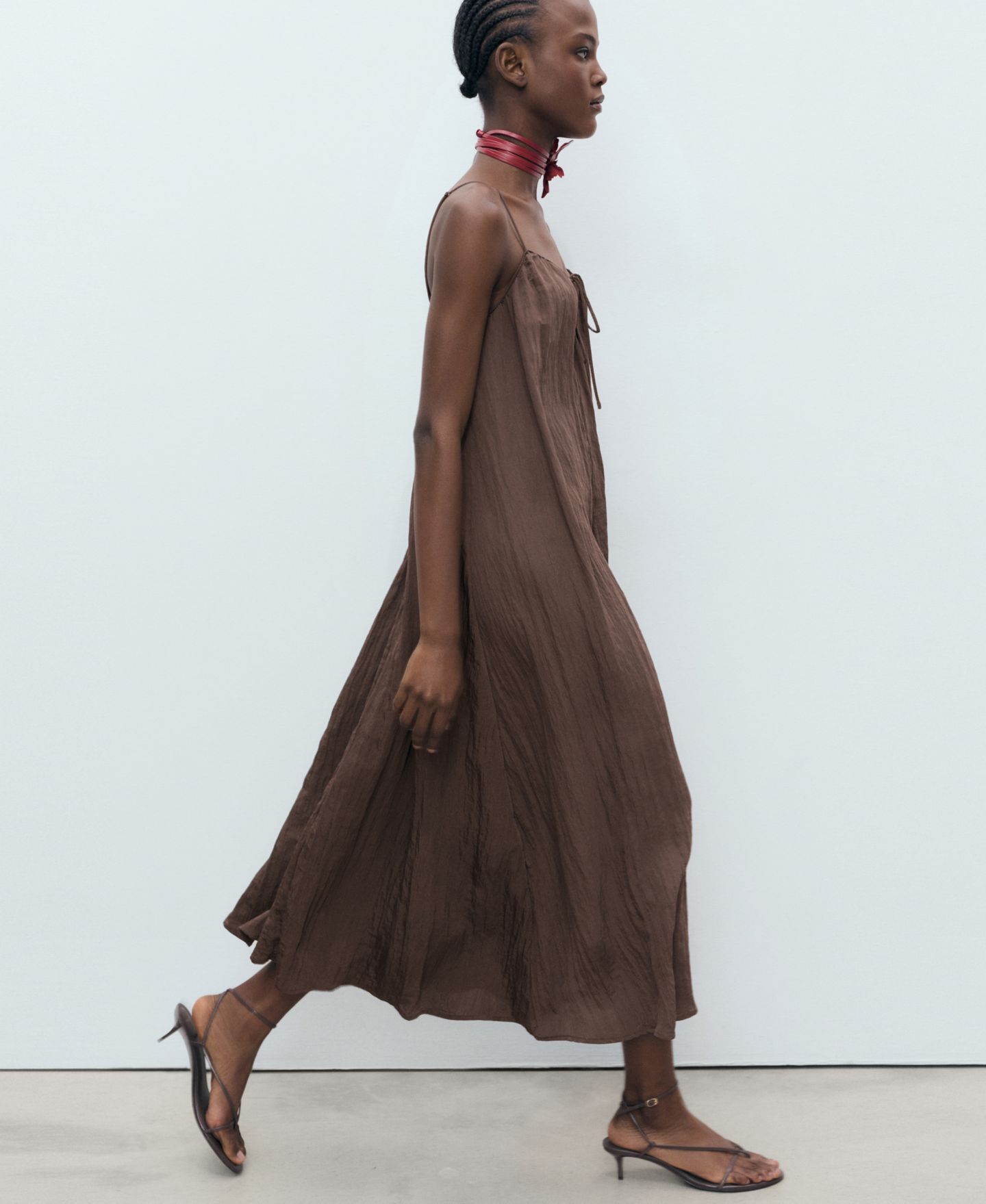 Женское платье Mango Bow Detail Textured Midi, цвет: Коричневый — фото 5