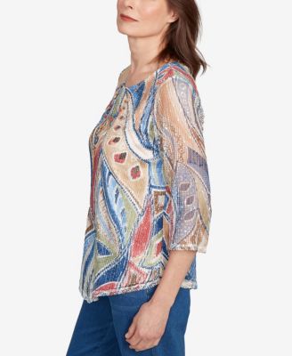 Petite El Paso Printed Leaf Textured Top with Necklace