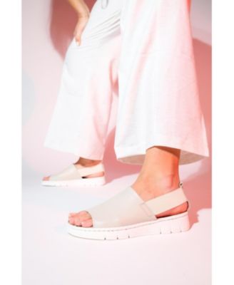 Londoi Elastic Strap Leather Sandal (Women)