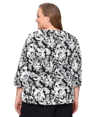 Plus Size 3/4-Sleeve Zip-Front Top