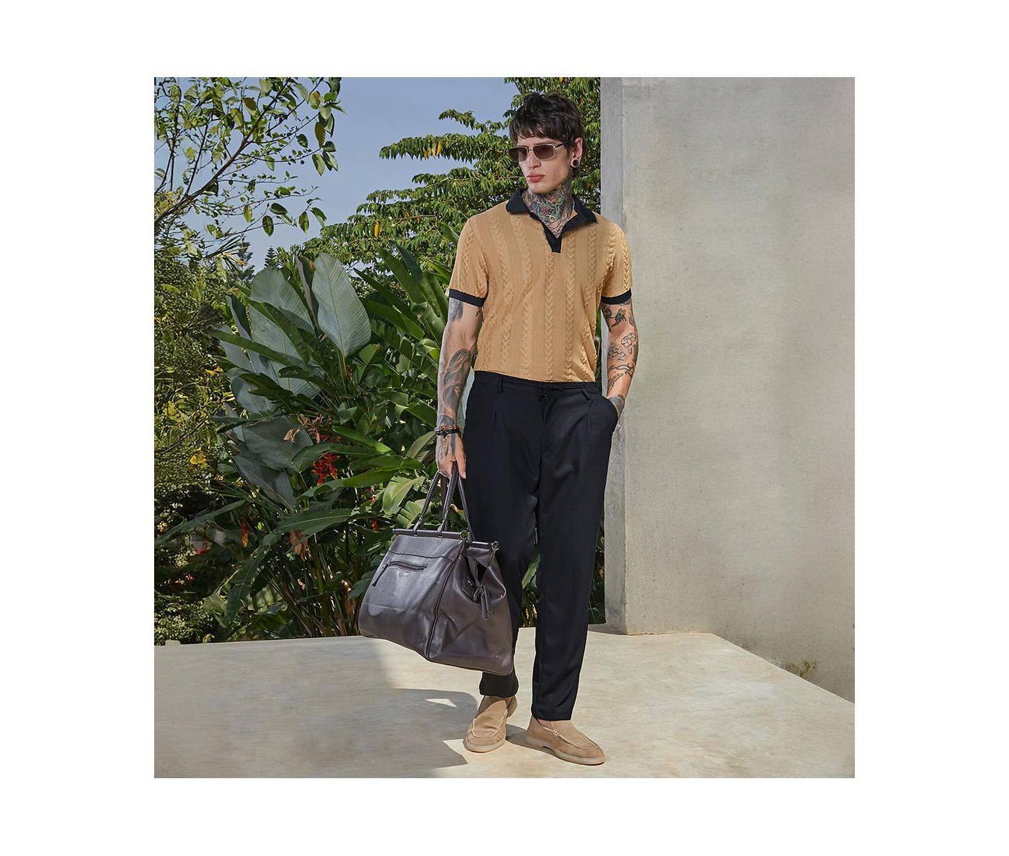Мужская футболка Cahoot Campus Sutra Buff Beige and Obsidian Black Arc-Tactile Polo, цвет: Бежевый / Хаки — фото 3