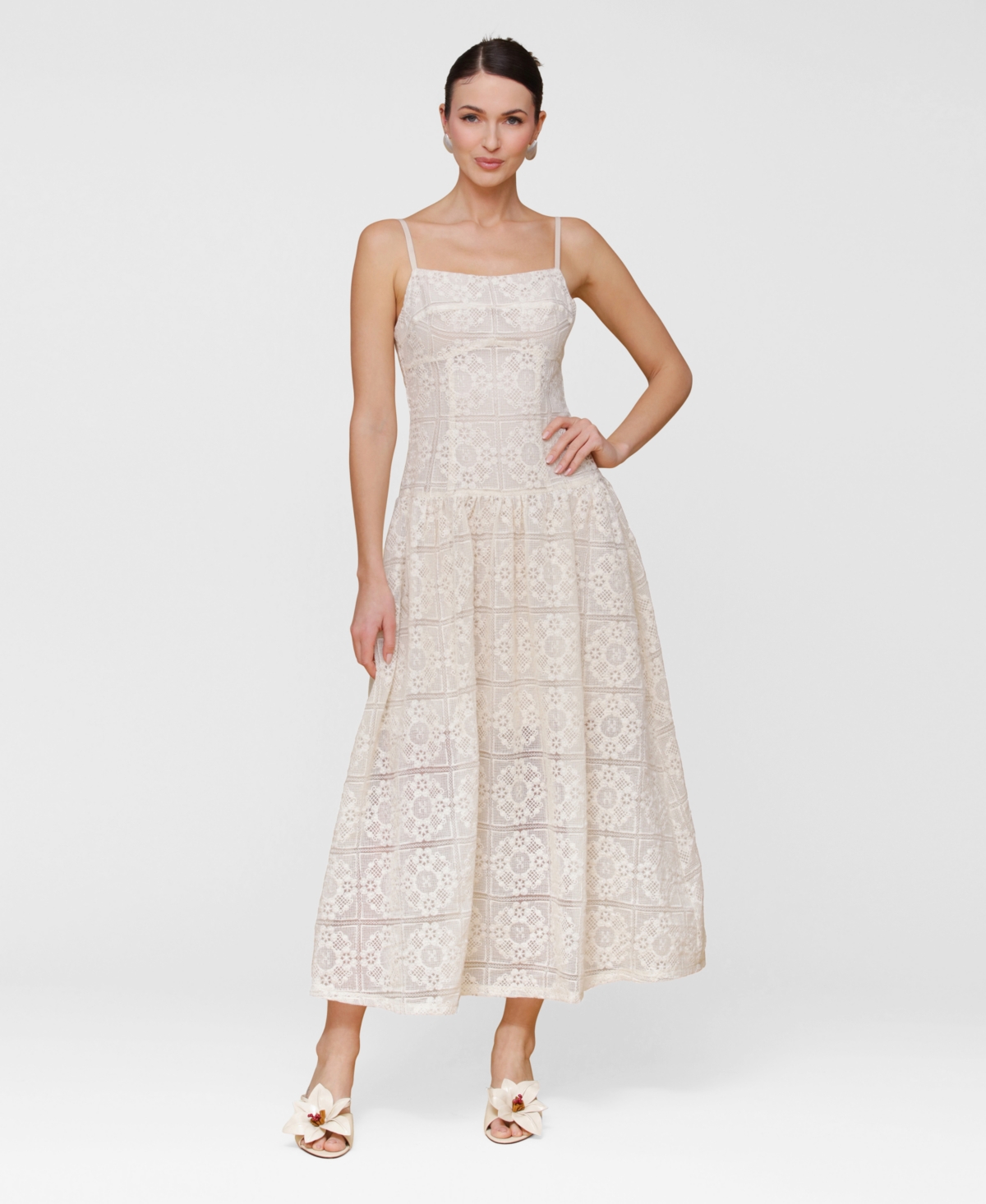 Avec Les Filles Women's Sleeveless Lace Maxi Dress