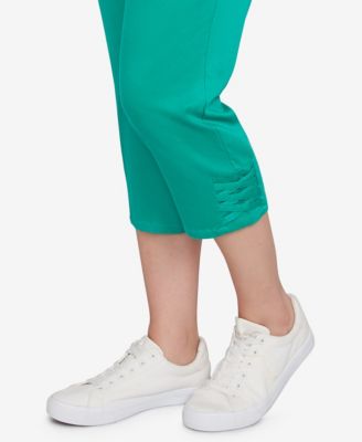 Petite Ladder Hem Soft Denim Capri Jeans