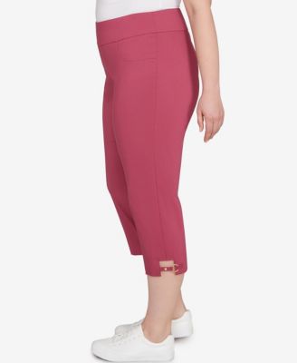 Plus Size Solid Tech Stretch Capri Pants