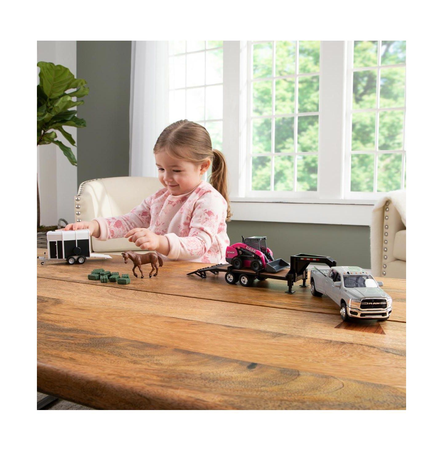 Детский игровой набор ERTL 1:32 Scale Case SV340B Skid Steer Working Front Loader Toy Playset with Ram Pickup — фото 3