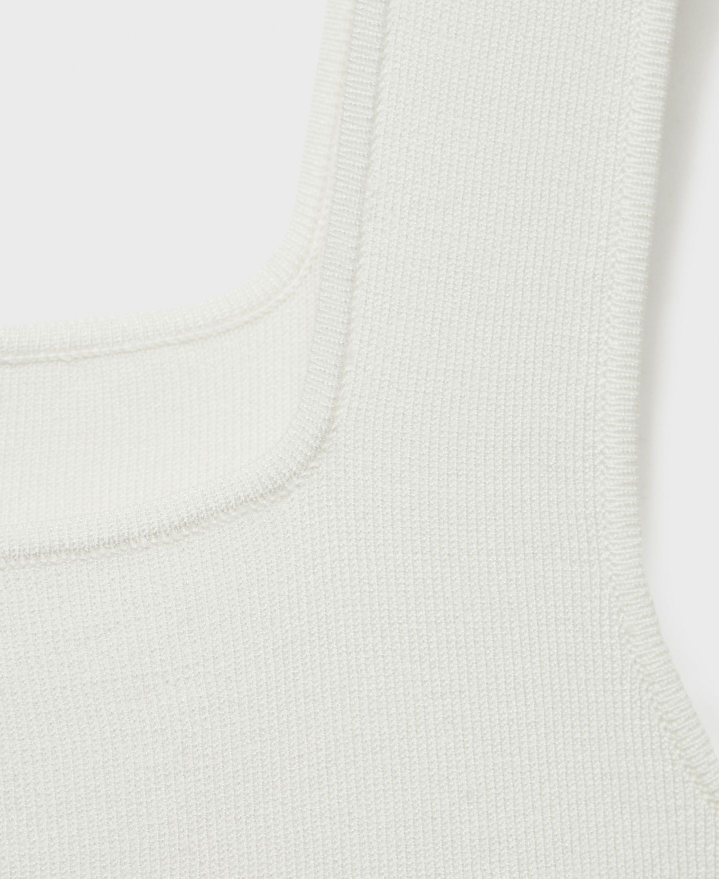 Женский топ Mango Low Neckline Fine-Knit, цвет: Молочный белый — фото 4