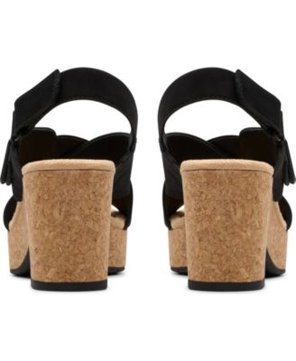 Collection Nerisa West Buckle Wedge Sandals