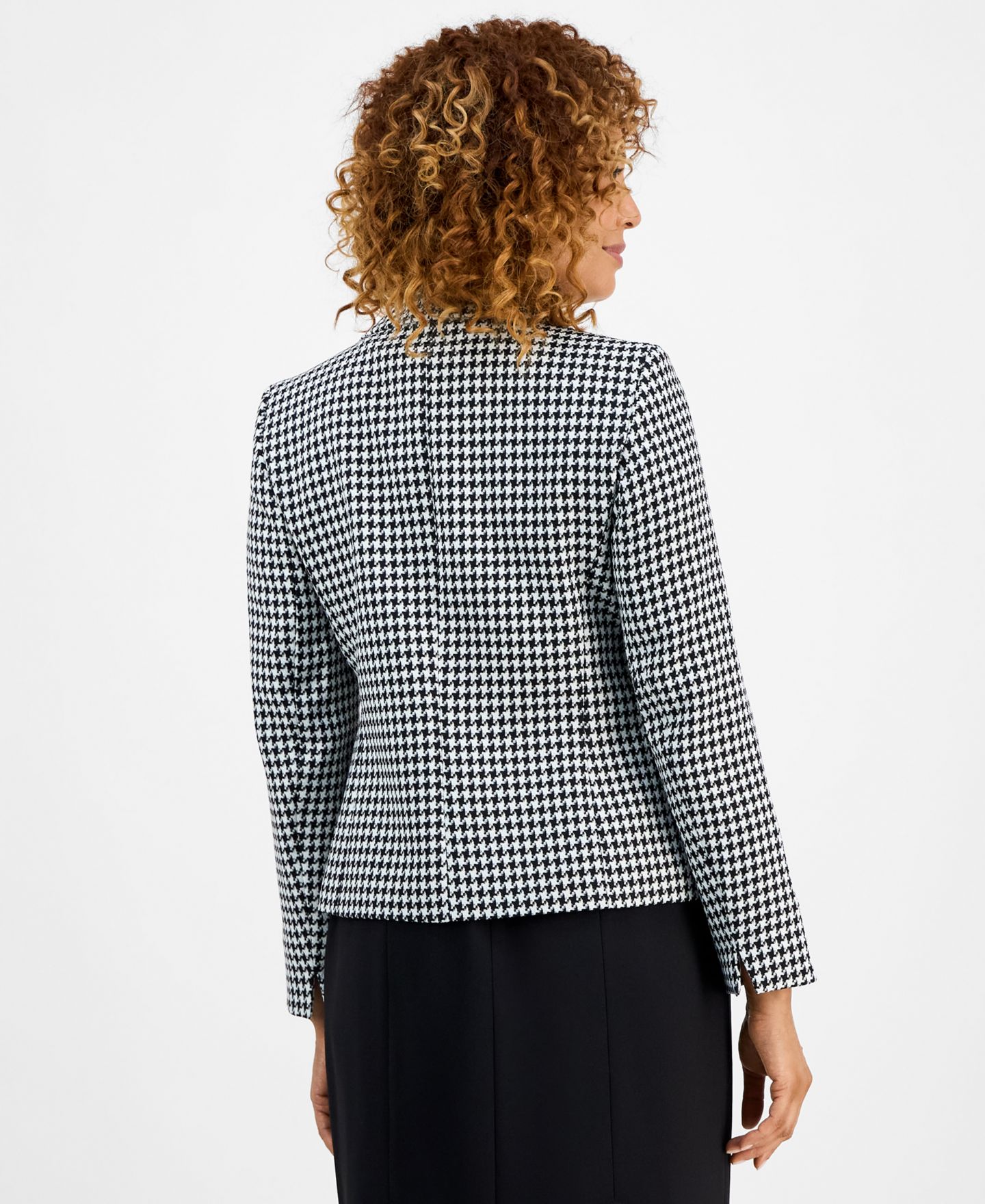 Женский комплект Le Suit Houndstooth Jacket & Pleated Pencil 2 Piece Skirt Suit, цвет: Чёрный / Белый — фото 4