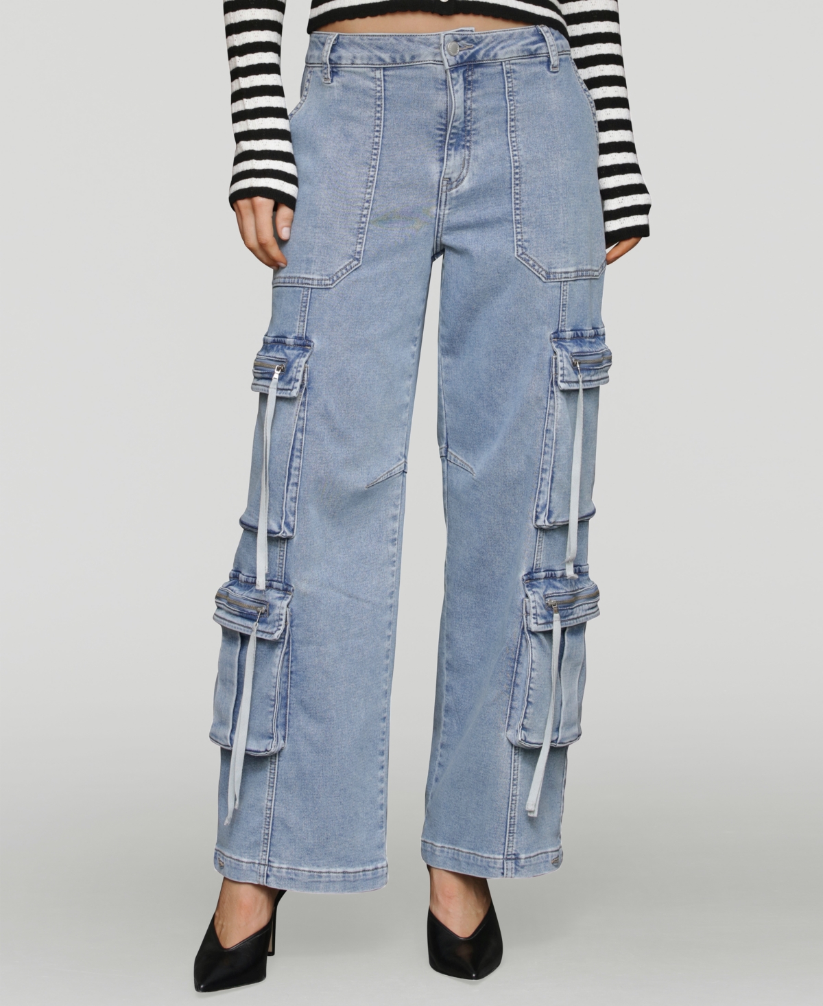 Women's Multi Pocket Wide-Leg Cargo Jeans - Light Blue Wash