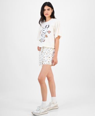 Love Tribe Juniors Autumn Dancing Snoopy Shorts T Shirt In Brown
