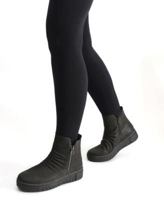 Easy Women's Street Estella Slip Resistant Ankle Boots