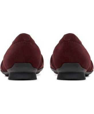 Women's Jazmynn Gem Round Toe Flats