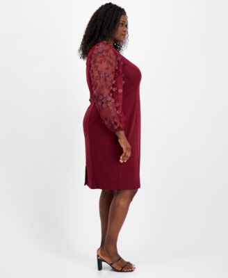 Plus Size Floral-Appliqu&eacute; Sheath Dress