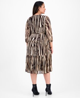 Plus Size 3/4-Sleeve Tiered Mesh Dress