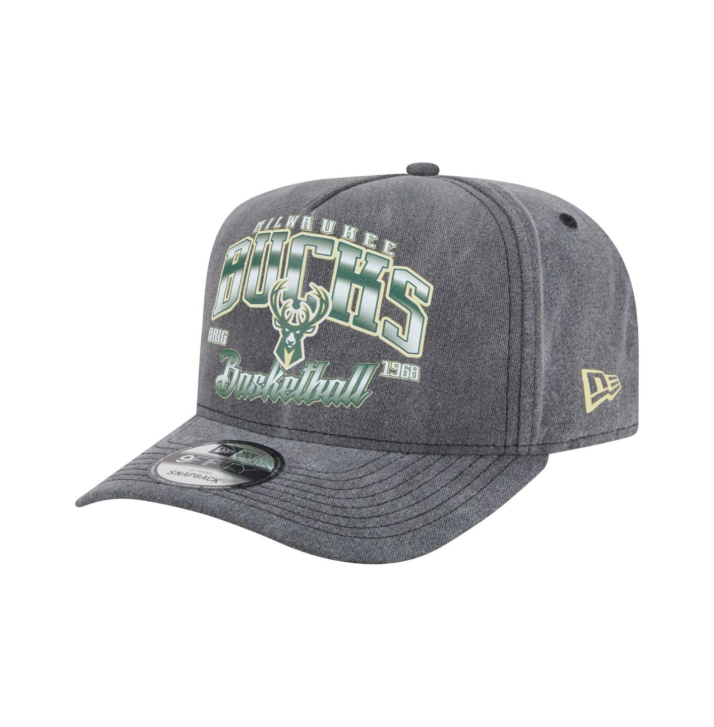 Мужская кепка New Era Charcoal Milwaukee Bucks Throwback Washed Pre-Curved 9FIFTY Snapback Hat — фото 1