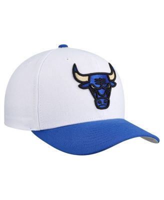 Men's White Chicago Bulls Core Pro Crown Adjustable Hat