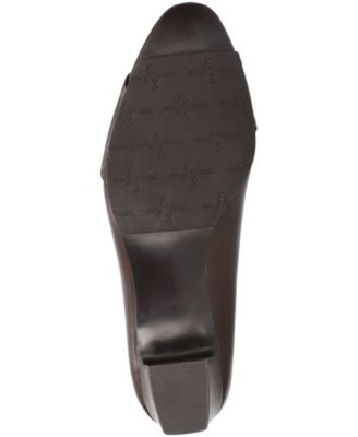 Lyanna Women's Block Heel Pumps