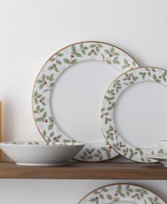 Holly & Berry Gold 12-Piece Dinnerware Set, Service For 4