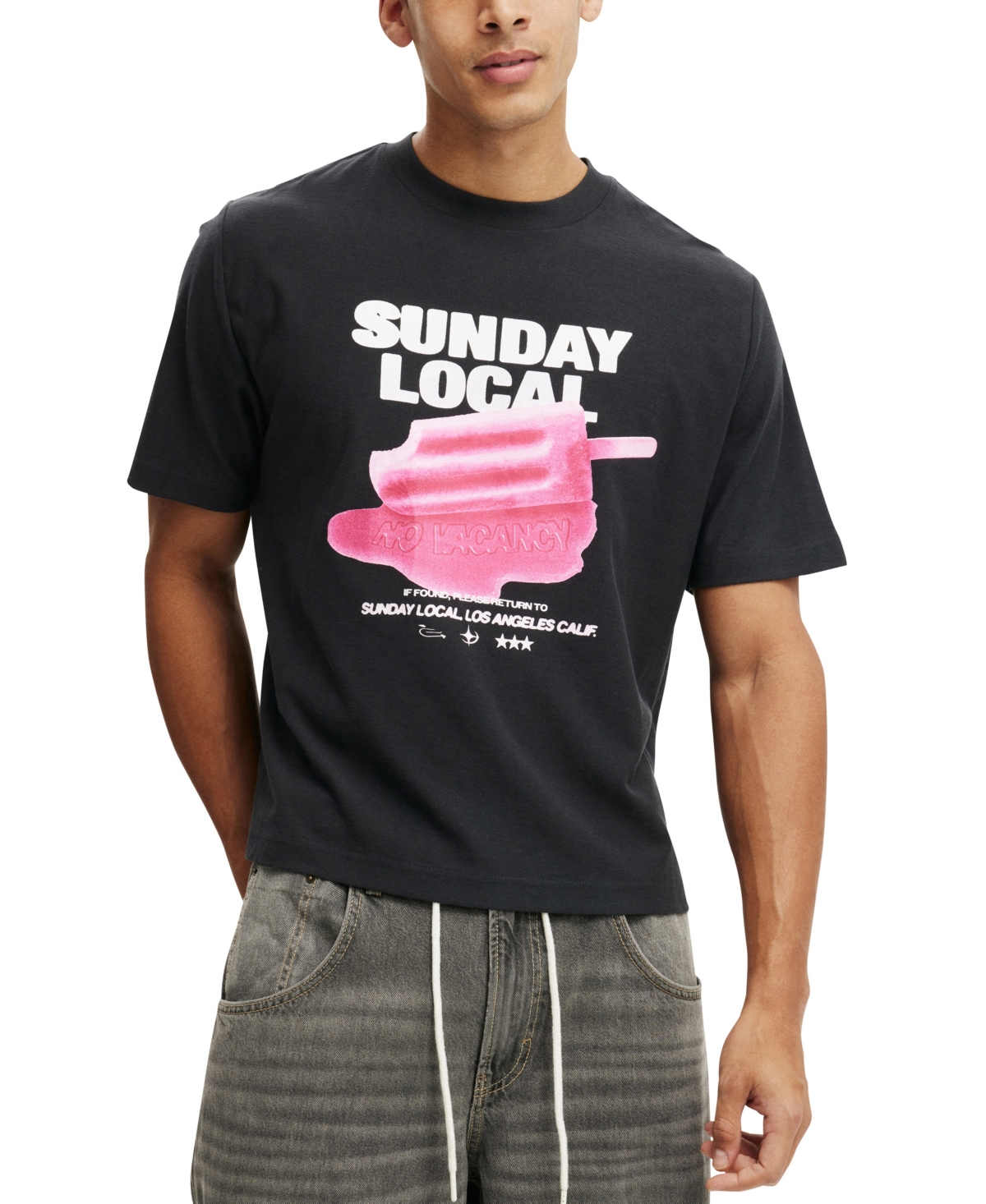 Men's Cropped Fit Graphic T-Shirt - Black