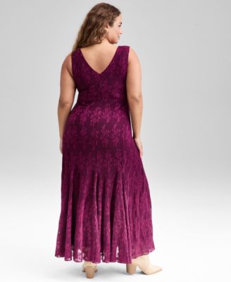 Trendy Plus Size V-Neck Sleeveless Lace Dress, Macy's Exclusive 