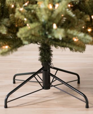 7.5 ft Pre-Lit Classic Spruce Tree