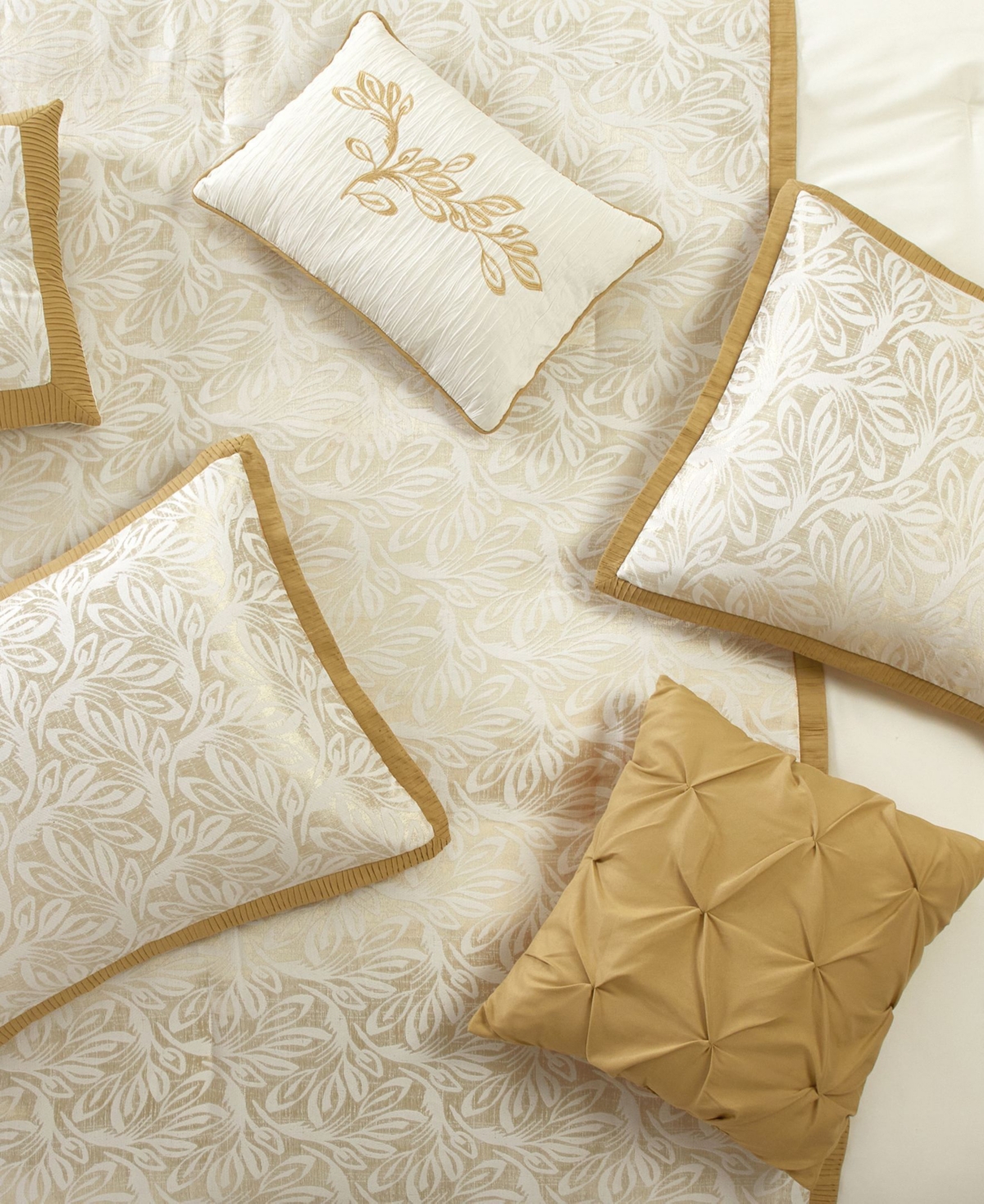 Stratford Park Marisella Leaves 9-pc. Comforter Set, California King In Gold