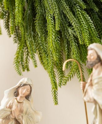 28" Greenery Polyethylene Christmas Dripping Wreath