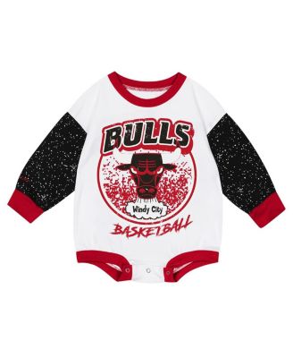 Baby Boys and Girls White Chicago Bulls Hardwood Classics Posterboard Oversize Long Sleeve Bodysuit
