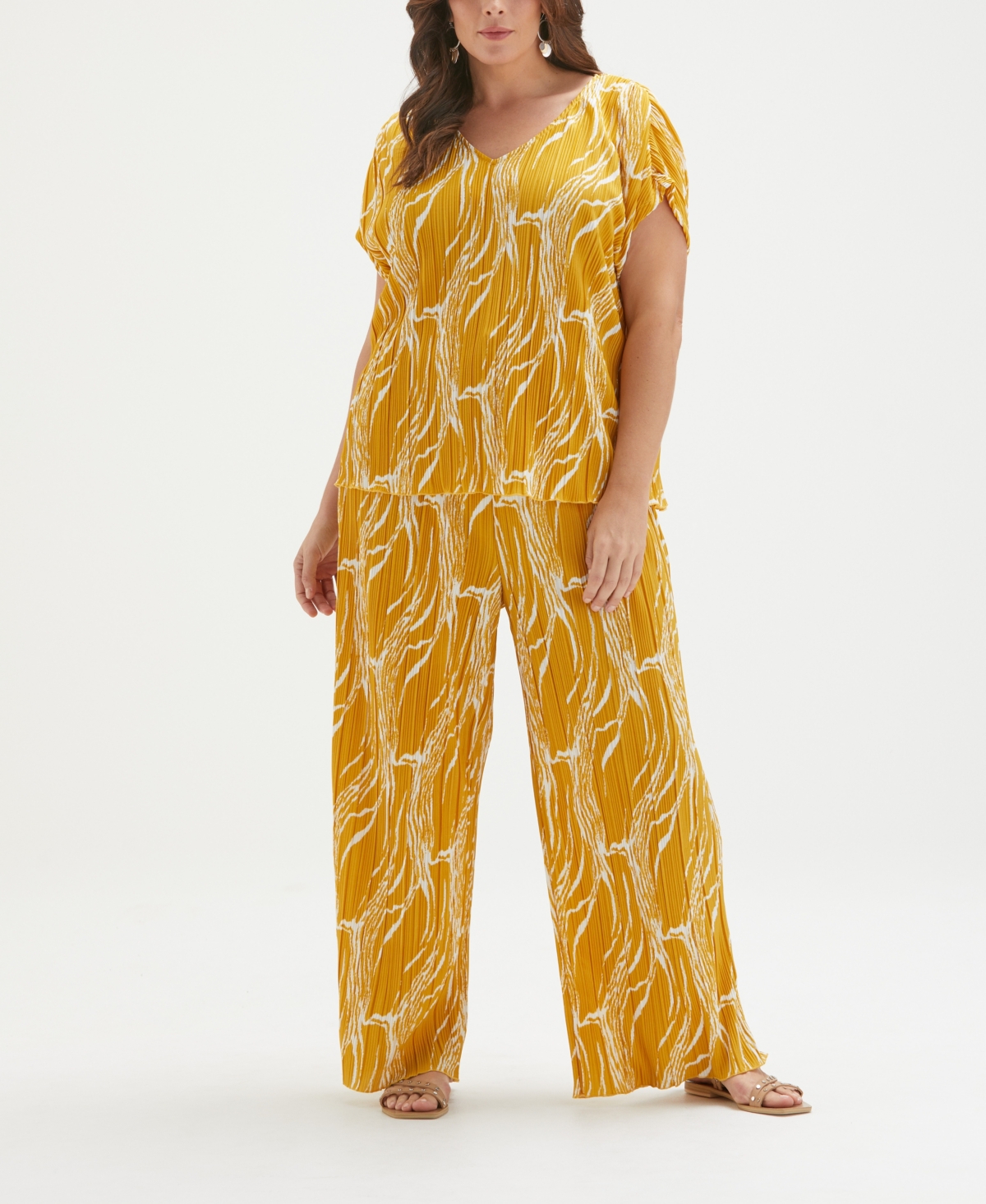 Ella Rafaella Plus Size Ripple Print V-neck Plisse Short Sleeve Top In Yellow