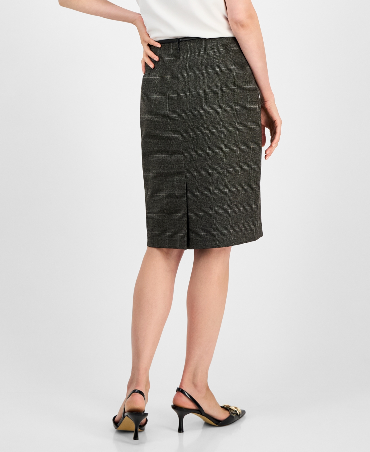 Kasper Women's Plaid-print Slim Pencil Skirt In Multi